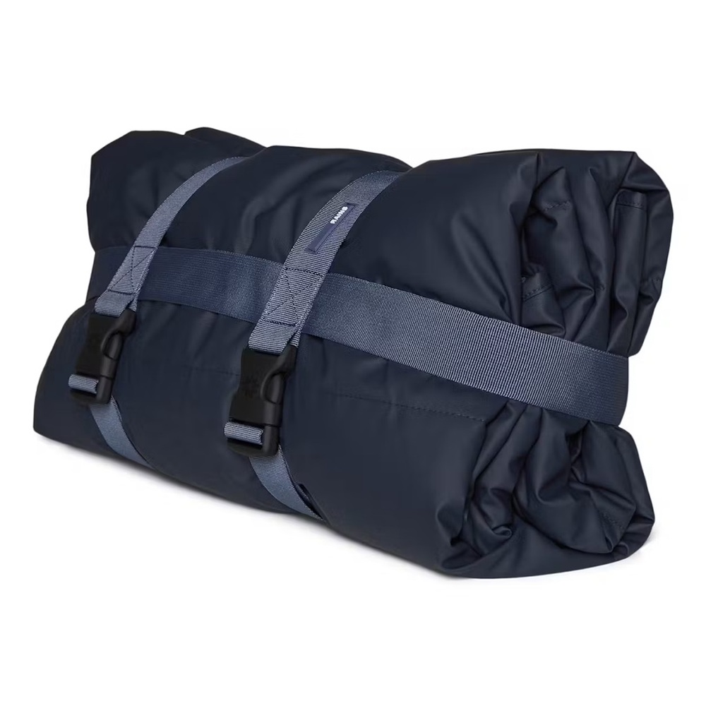 NWT Rains Waterproof Trail Blanket With Pack Carry & Store System In Navy - Picture 2 of 15